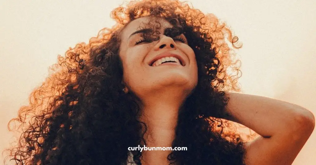 coconut oil for curly hair - how to use coconut oil for hair - coconut oil for dry scalp